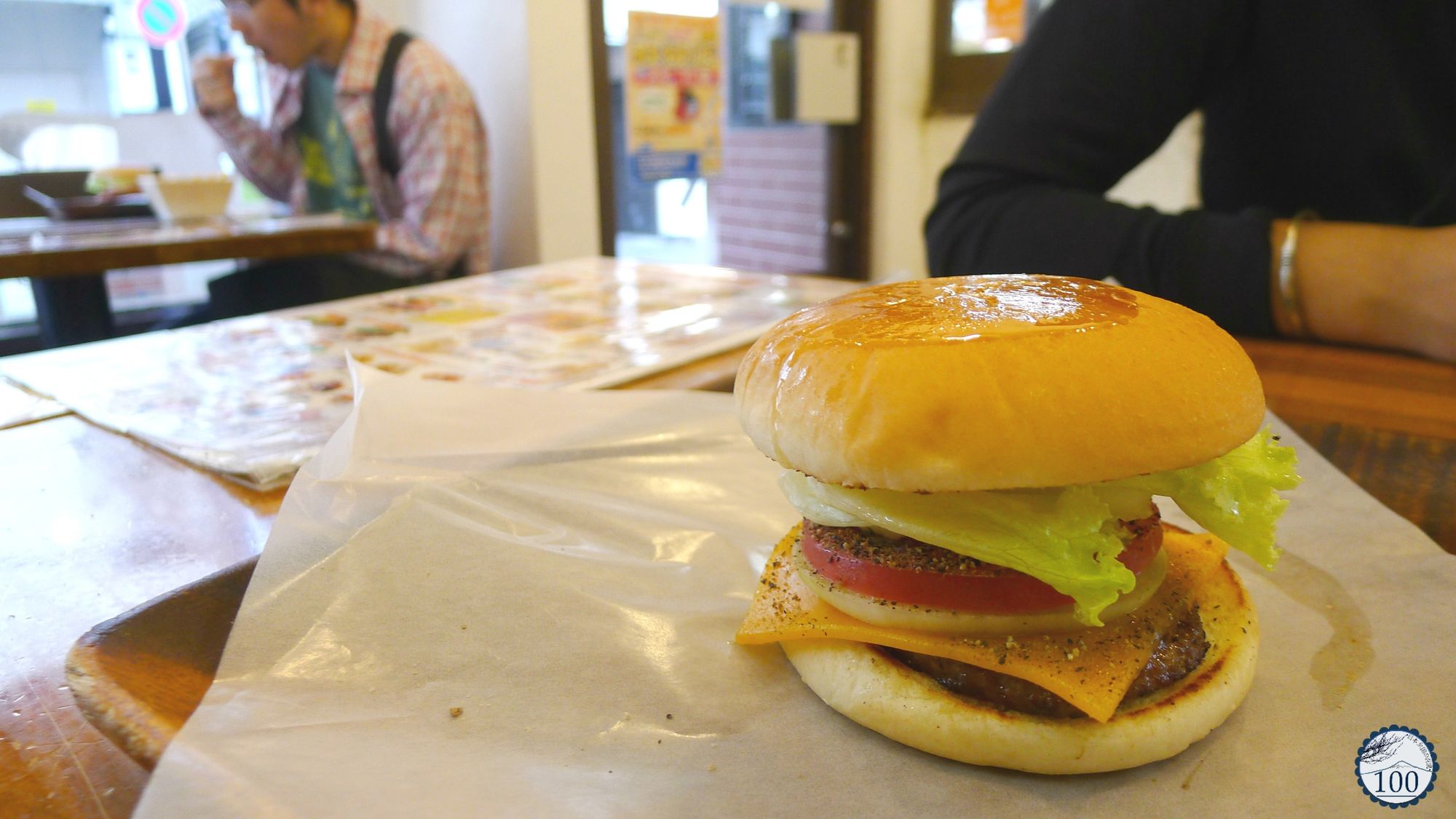 Sasebo's long tradition of Japanese burgers in Kyushu Nippon100
